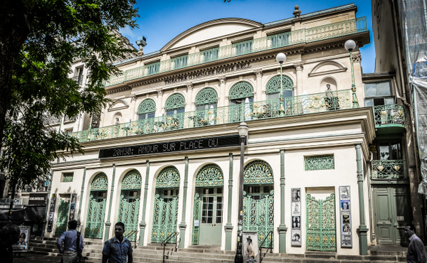 Théâtre du Gymnase Marie Bell  l Offre en semaine et week-end  tout compris